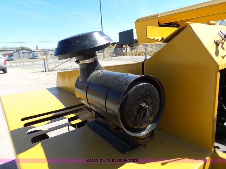 image for item J4987 1998 Broderson MH42-B Hammer-Hydra pavement breaker