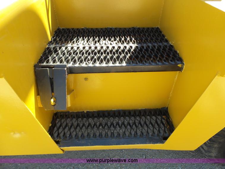 image for item J4987 1998 Broderson MH42-B Hammer-Hydra pavement breaker