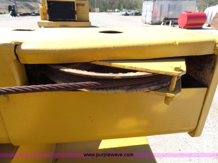 image for item J4987 1998 Broderson MH42-B Hammer-Hydra pavement breaker