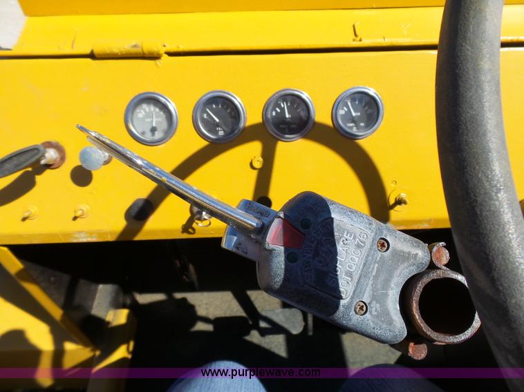 image for item J4987 1998 Broderson MH42-B Hammer-Hydra pavement breaker