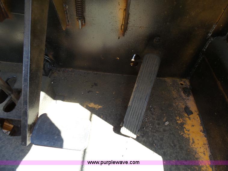 image for item J4987 1998 Broderson MH42-B Hammer-Hydra pavement breaker