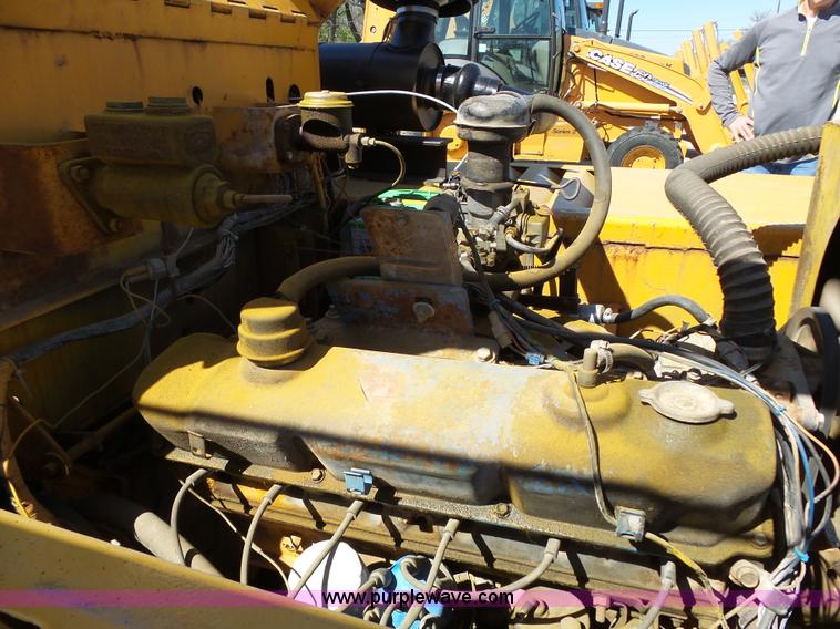 image for item J4987 1998 Broderson MH42-B Hammer-Hydra pavement breaker