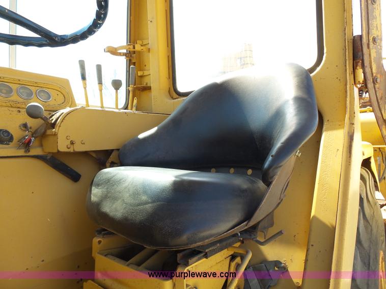 image for item J4988 1980 Caterpillar 613B elevating scraper