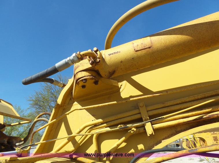 image for item J4988 1980 Caterpillar 613B elevating scraper