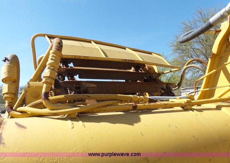 image for item J4988 1980 Caterpillar 613B elevating scraper