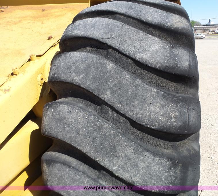 image for item J4988 1980 Caterpillar 613B elevating scraper