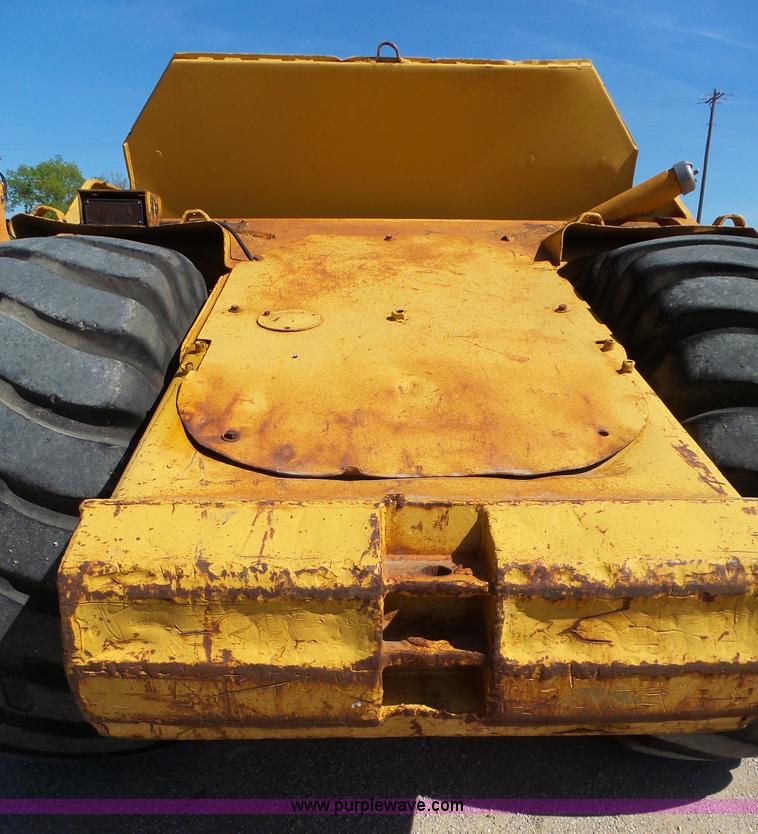 image for item J4988 1980 Caterpillar 613B elevating scraper