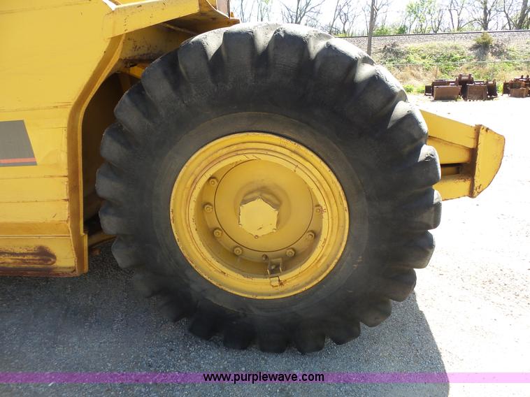 image for item J4988 1980 Caterpillar 613B elevating scraper