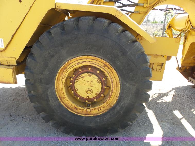 image for item J4988 1980 Caterpillar 613B elevating scraper