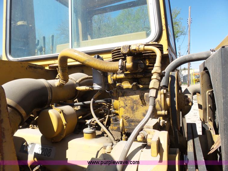 image for item J4988 1980 Caterpillar 613B elevating scraper