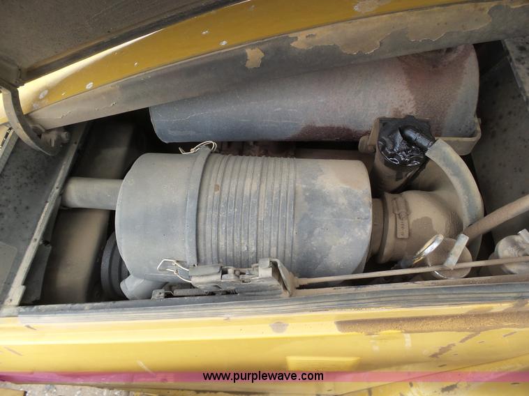 image for item J6126 2000 Caterpillar 416C backhoe