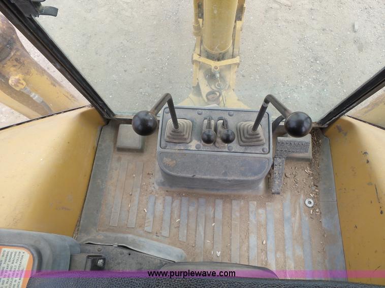 image for item J6126 2000 Caterpillar 416C backhoe