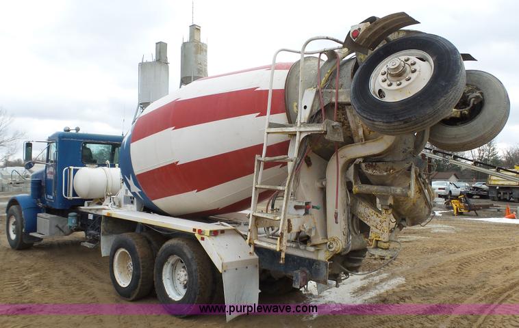 image for item J7263 1989 Peterbilt 357 mixer truck