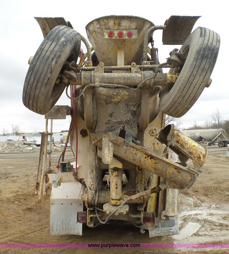 image for item J7263 1989 Peterbilt 357 mixer truck