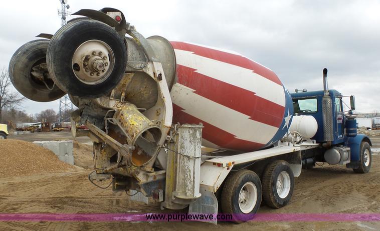 image for item J7263 1989 Peterbilt 357 mixer truck