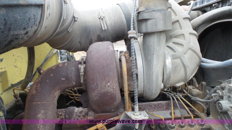 image for item J7263 1989 Peterbilt 357 mixer truck