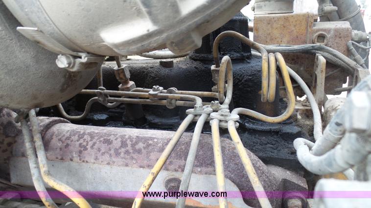 image for item J7263 1989 Peterbilt 357 mixer truck