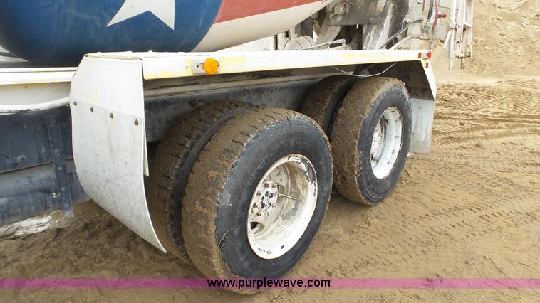 image for item J7263 1989 Peterbilt 357 mixer truck