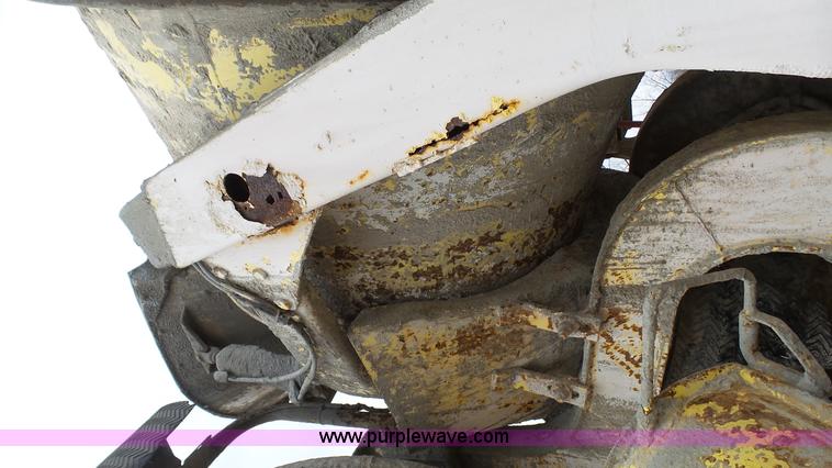 image for item J7263 1989 Peterbilt 357 mixer truck