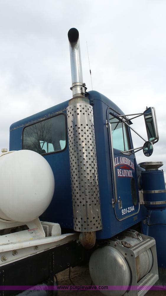 image for item J7263 1989 Peterbilt 357 mixer truck