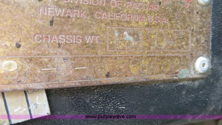 image for item J7263 1989 Peterbilt 357 mixer truck