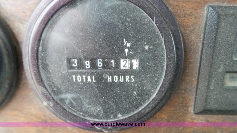 image for item J7264 1989 Peterbilt 357 mixer truck