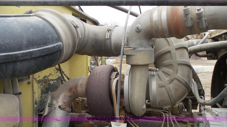 image for item J7264 1989 Peterbilt 357 mixer truck