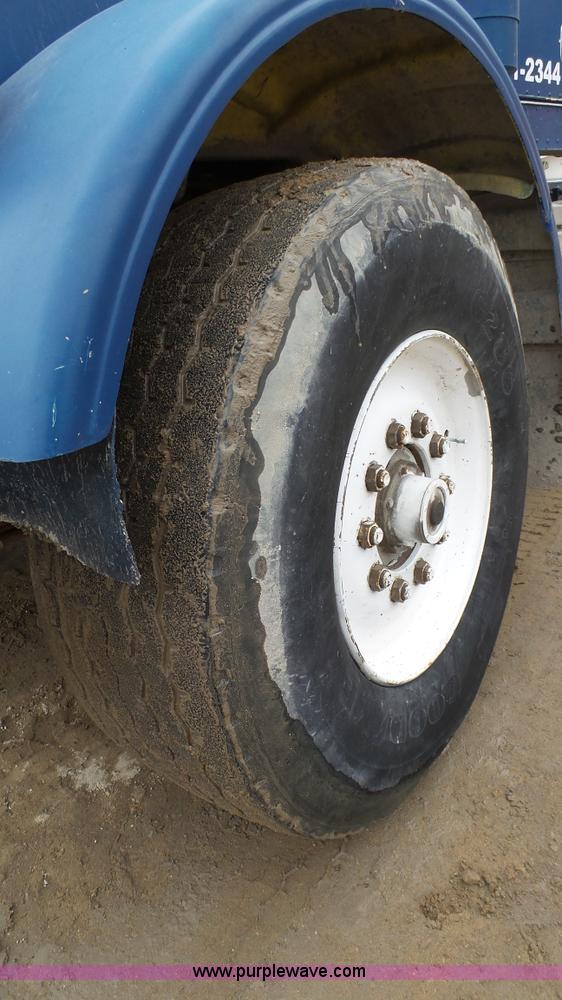 image for item J7264 1989 Peterbilt 357 mixer truck