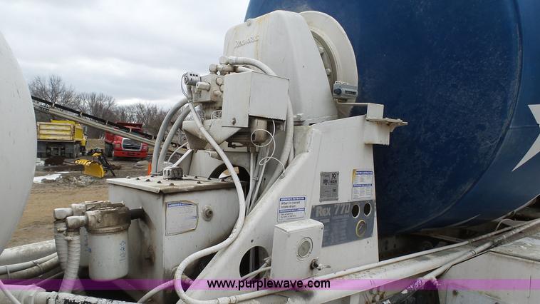 image for item J7264 1989 Peterbilt 357 mixer truck