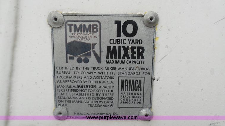 image for item J7264 1989 Peterbilt 357 mixer truck
