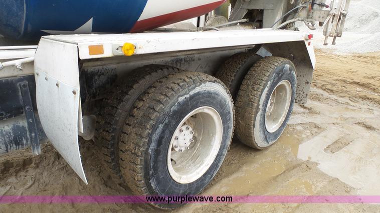 image for item J7264 1989 Peterbilt 357 mixer truck