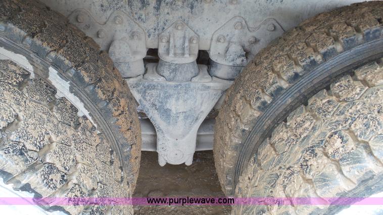 image for item J7264 1989 Peterbilt 357 mixer truck