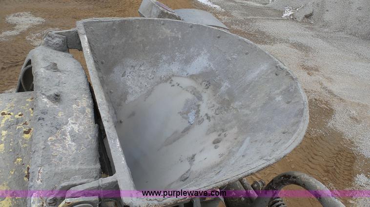 image for item J7264 1989 Peterbilt 357 mixer truck