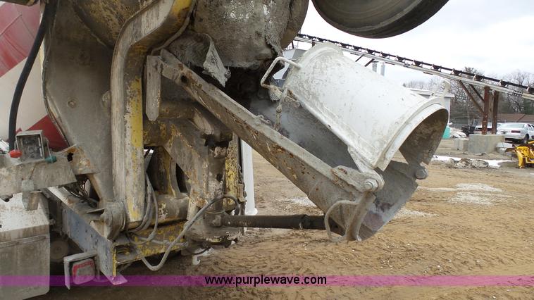 image for item J7264 1989 Peterbilt 357 mixer truck