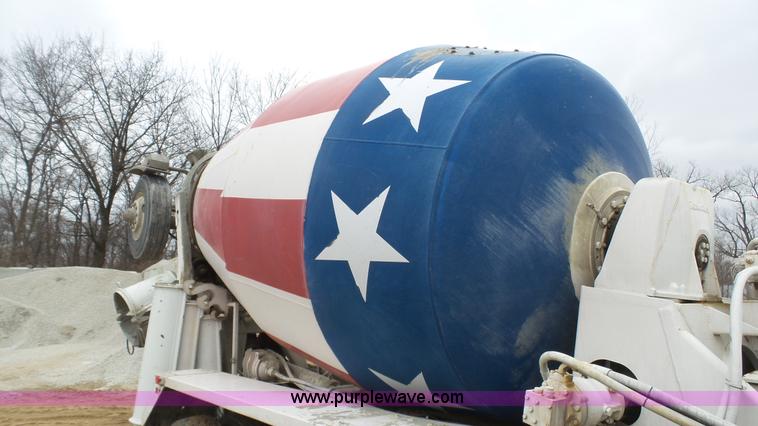 image for item J7264 1989 Peterbilt 357 mixer truck