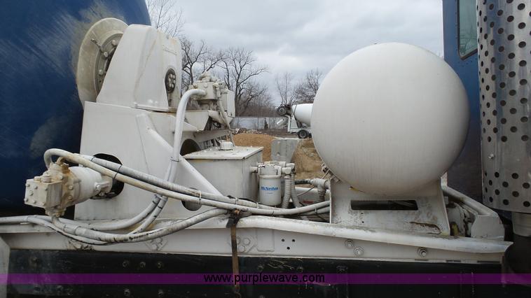 image for item J7264 1989 Peterbilt 357 mixer truck