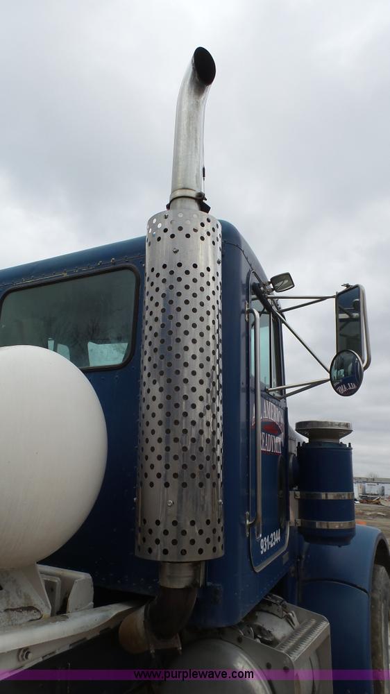 image for item J7264 1989 Peterbilt 357 mixer truck