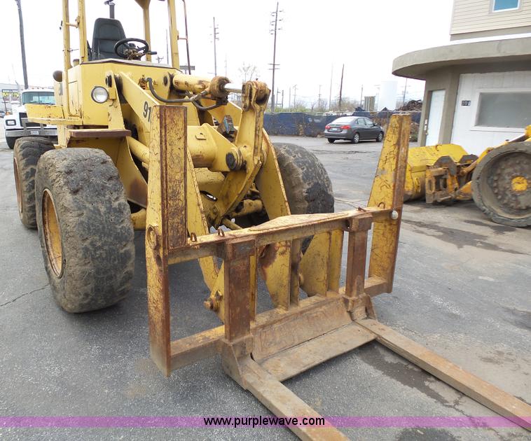 image for item K1338 1989 Caterpillar 916 wheel loader