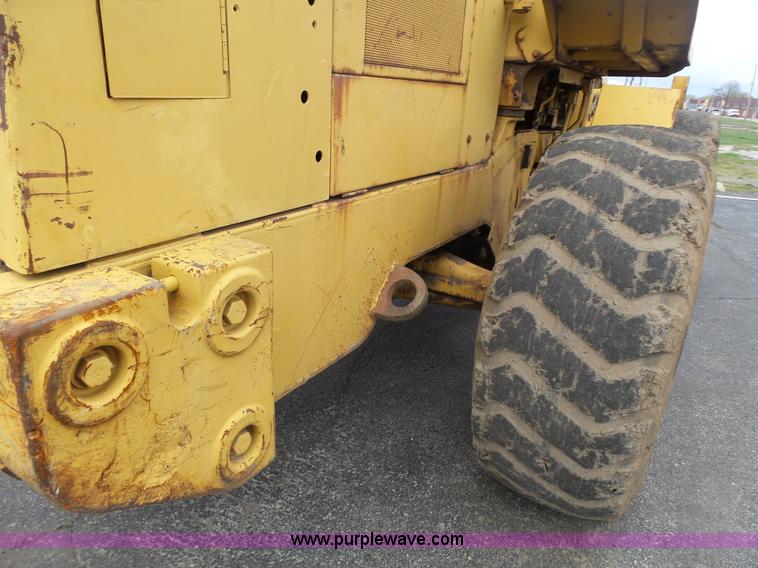 image for item K1338 1989 Caterpillar 916 wheel loader