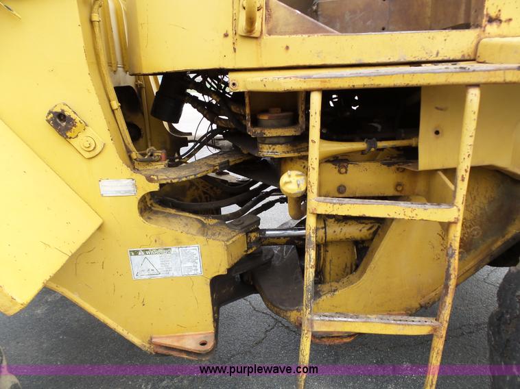 image for item K1338 1989 Caterpillar 916 wheel loader