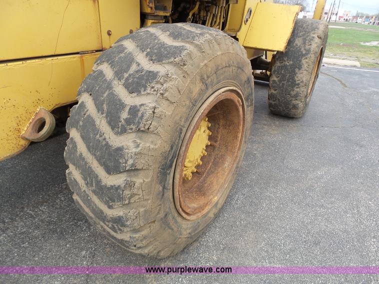 image for item K1338 1989 Caterpillar 916 wheel loader