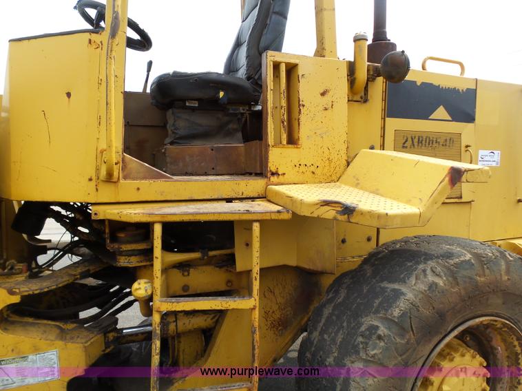 image for item K1338 1989 Caterpillar 916 wheel loader