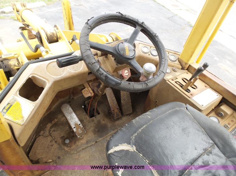 image for item K1338 1989 Caterpillar 916 wheel loader