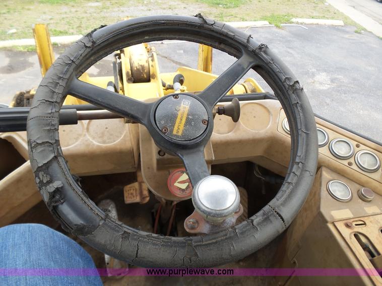 image for item K1338 1989 Caterpillar 916 wheel loader