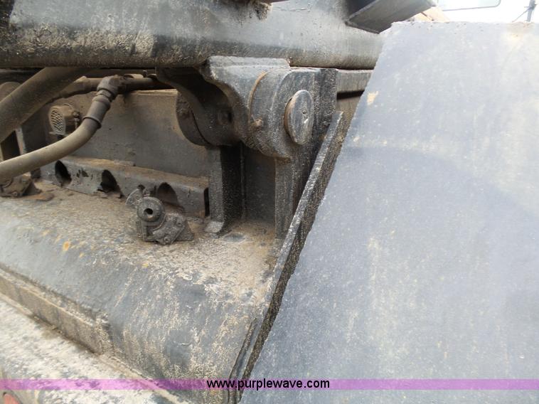 image for item K1339 1997 Mack RD690S roll off truck