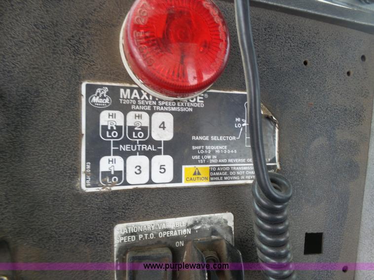 image for item K1339 1997 Mack RD690S roll off truck