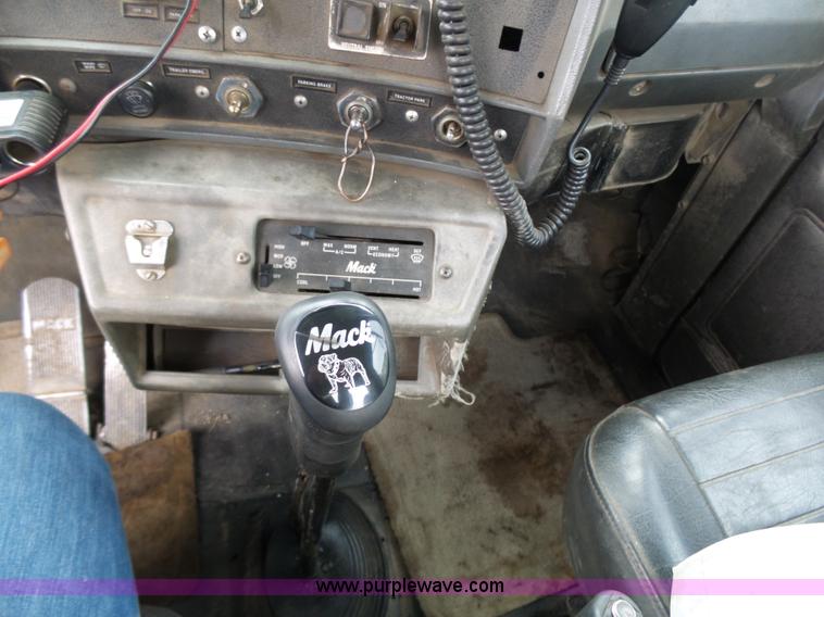 image for item K1339 1997 Mack RD690S roll off truck