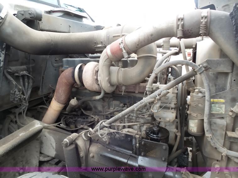 image for item K1339 1997 Mack RD690S roll off truck