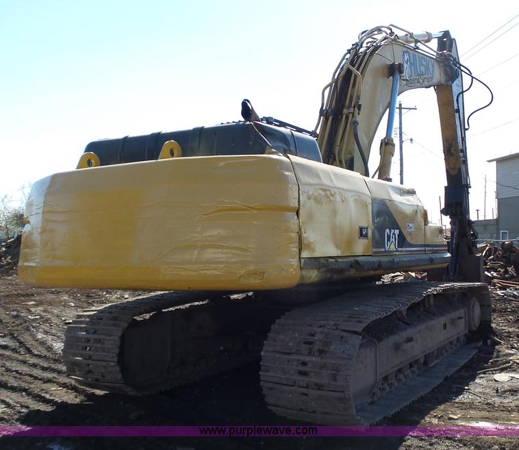 image for item K1357 2002 Caterpillar 330B excavator