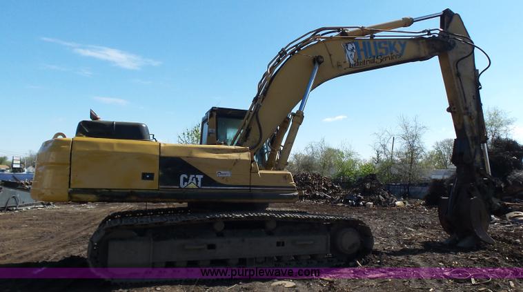 image for item K1357 2002 Caterpillar 330B excavator